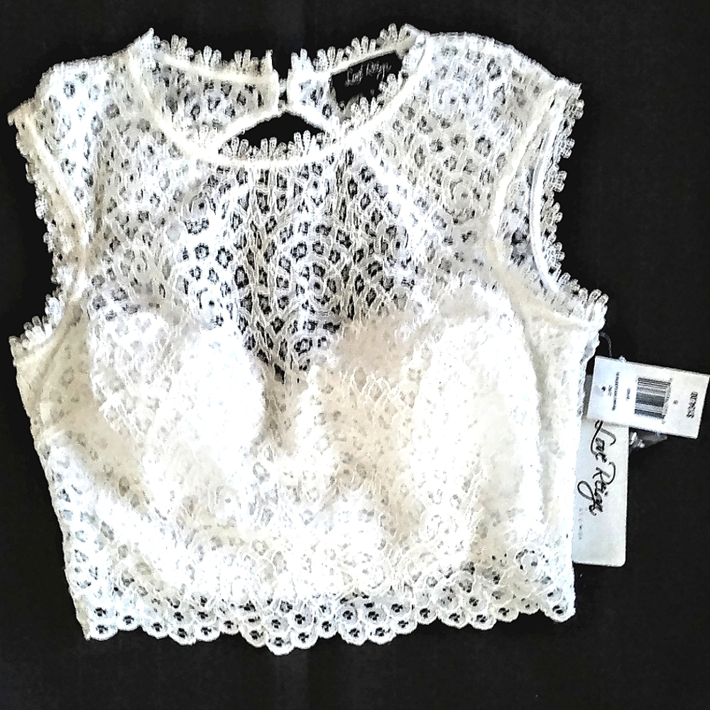 NEW WITH YAG WHITE LACE TOP, CUTOUT BACK, SIZE JUNIOR 9, BY LOVE REIGN